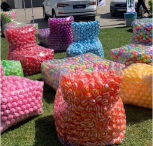 Τραπεζάκι από Μπαλάκια Παιδότοπου