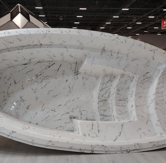 Πολυεστερική Πισίνα με Προκάτ σε Σχήμα Οβάλ με Μοτίβο Μαρμάρου 