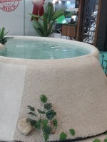 Πισίνα από Πολυεστέρα με Τεχνητά Λουλούδια και Μικρό Καταρράκτη 