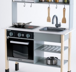Ξύλινη παιδική κουζίνα