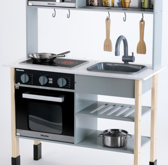 Ξύλινη παιδική κουζίνα