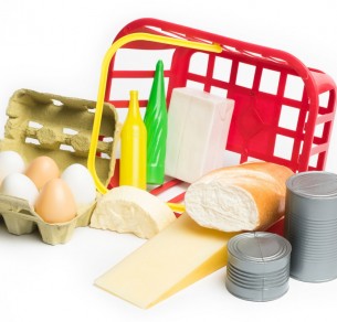 Τρόφιμα σε καλάθι σε φυσικό μέγεθος