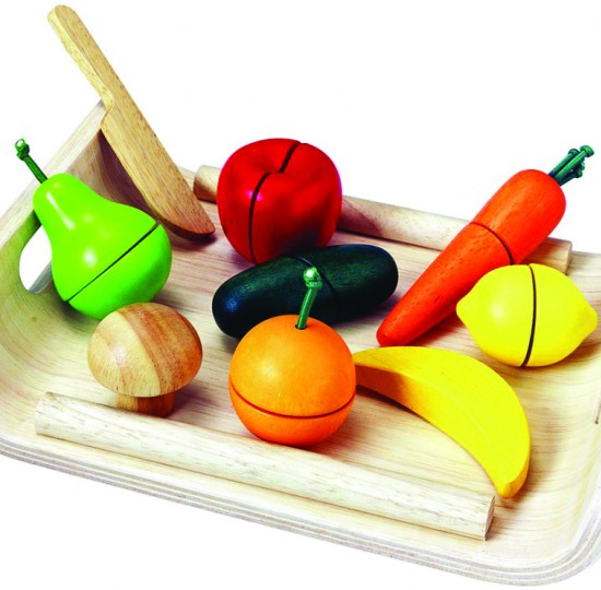 Ξύλινα φρούτα και λαχανικά σε δίσκο